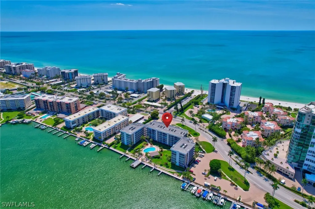 Naples FL, 3500 Gulf Shore Boulevard N, Unit 408