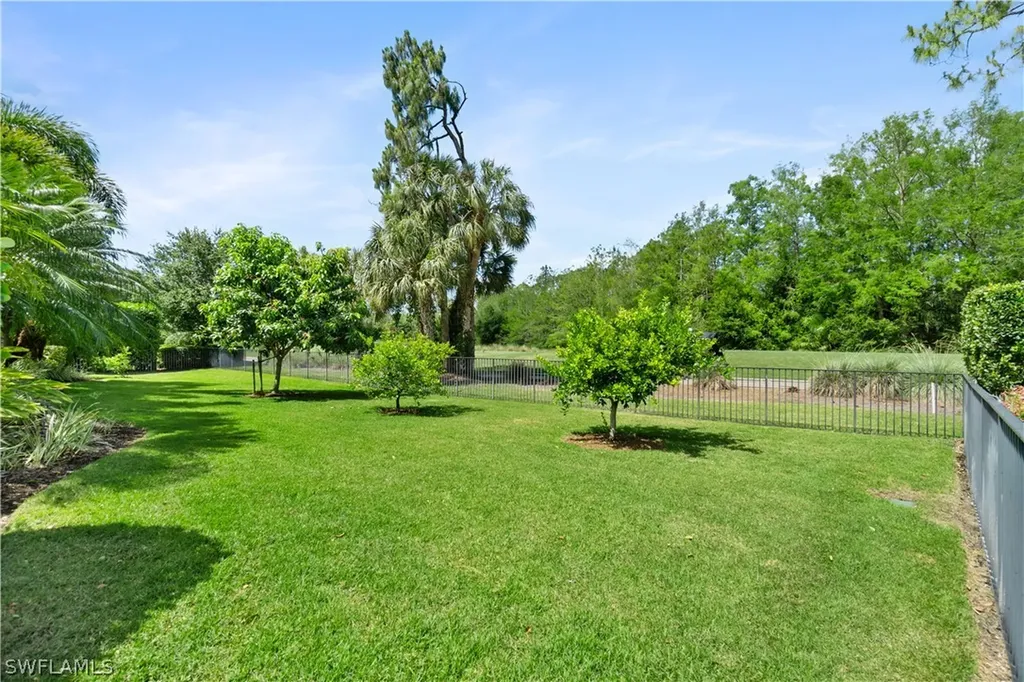 4265 Deephaven Lane Naples FL 34119