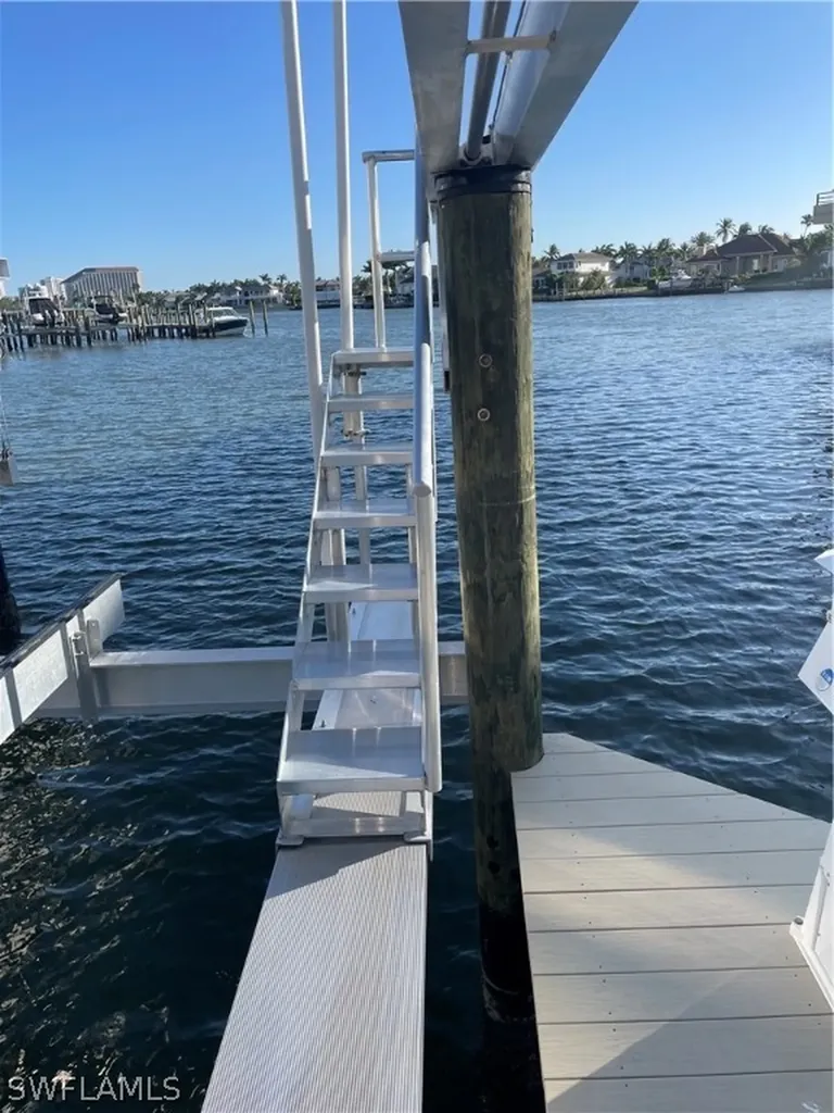 4450 Gulf Shore Boulevard N Naples FL 34103