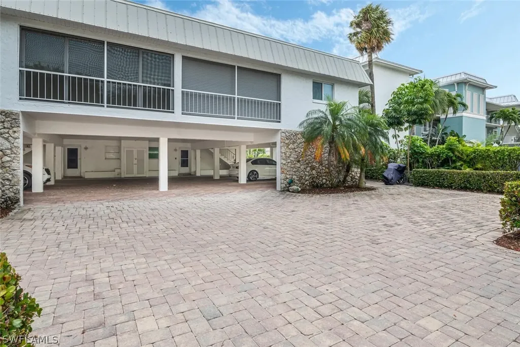 1320 Blue Point Avenue Naples FL 34102