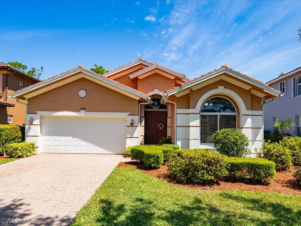 Naples FL, 2044 Par Drive