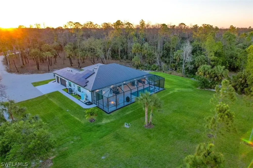 2082 Wilson Boulevard N Naples FL 34120
