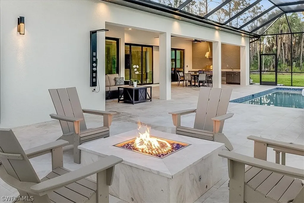 2082 Wilson Boulevard N Naples FL 34120
