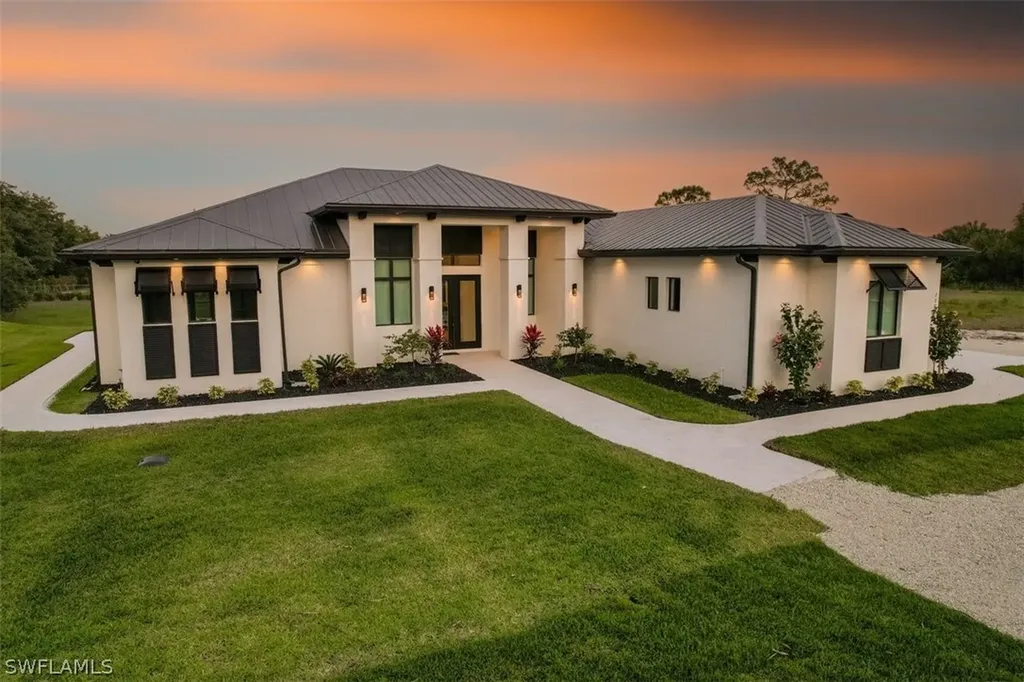 2082 Wilson Boulevard N Naples FL 34120