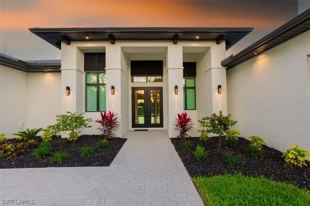 2082 Wilson Boulevard N Naples FL 34120