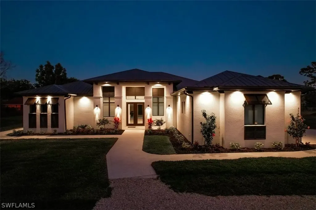 2082 Wilson Boulevard N Naples FL 34120
