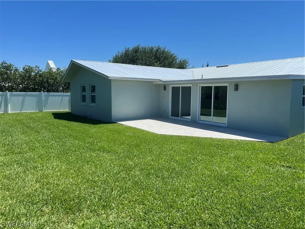 1361 Lake Shore Drive Naples FL 34103