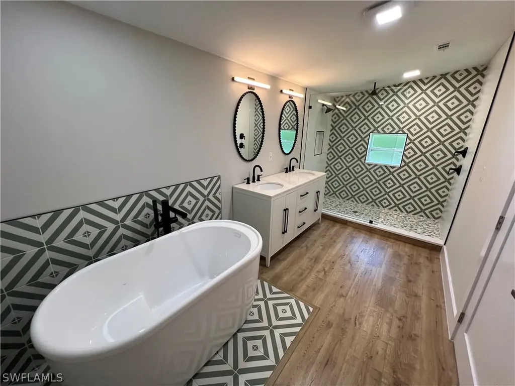 1361 Lake Shore Drive Naples FL 34103