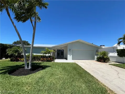 1361 Lake Shore Drive Naples FL 34103