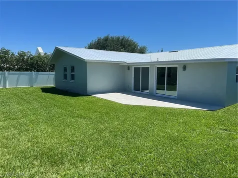 1361 Lake Shore Drive Naples FL 34103