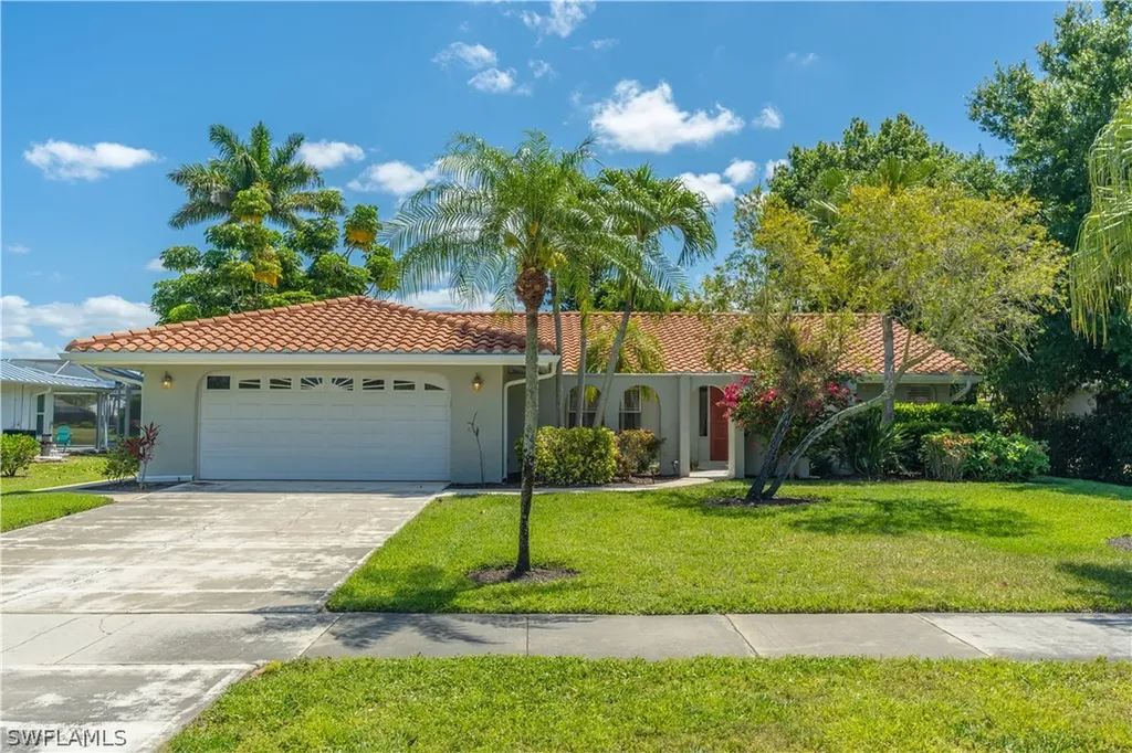 2224 Kings Lake Boulevard Naples FL 34112