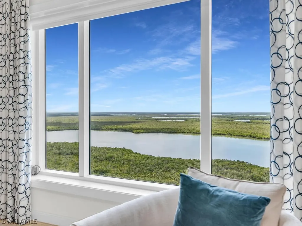 1050 Borghese Lane Naples FL 34114