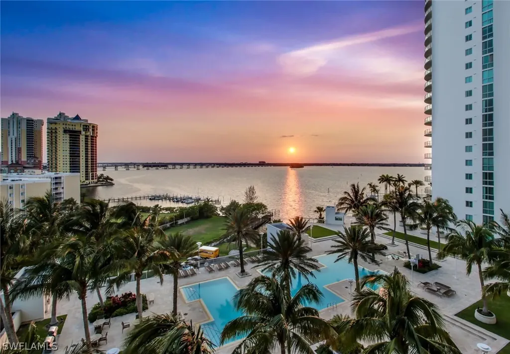 3000 Oasis Grand Boulevard Fort Myers FL 33916