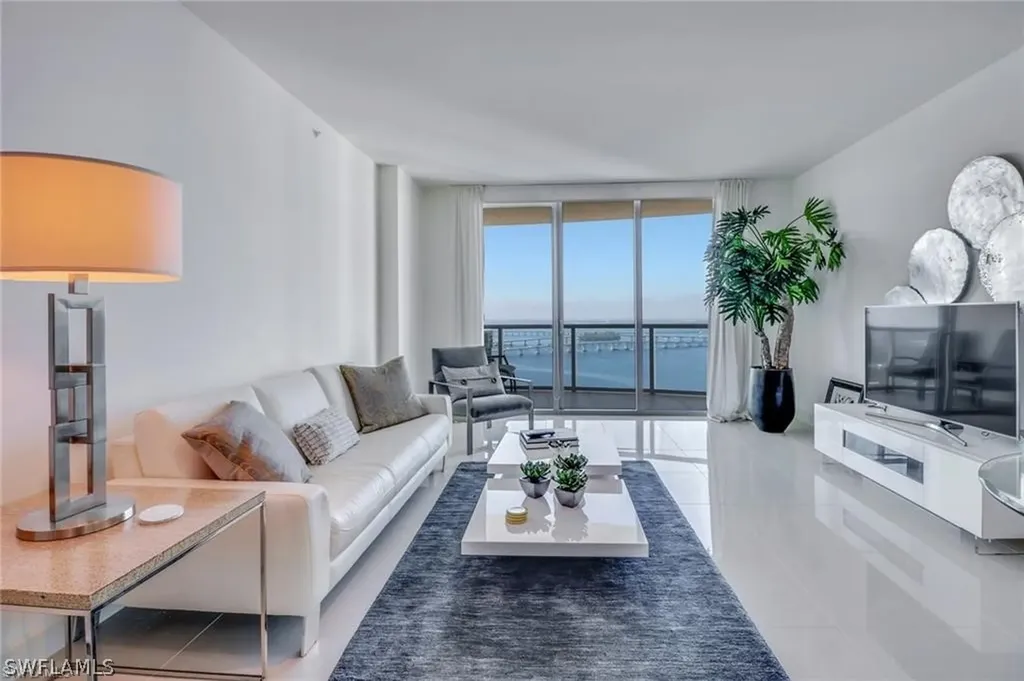 3000 Oasis Grand Boulevard Fort Myers FL 33916