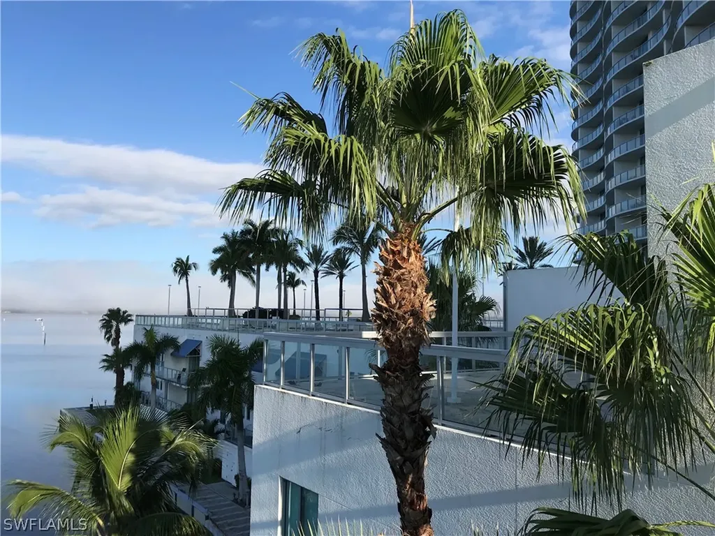 3000 Oasis Grand Boulevard Fort Myers FL 33916