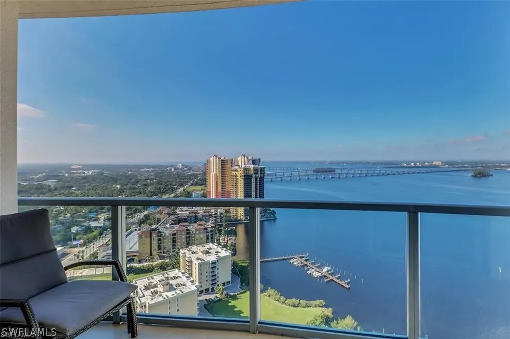 3000 Oasis Grand Boulevard Fort Myers FL 33916