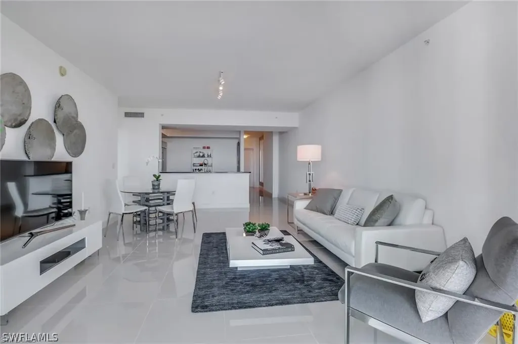 3000 Oasis Grand Boulevard Fort Myers FL 33916