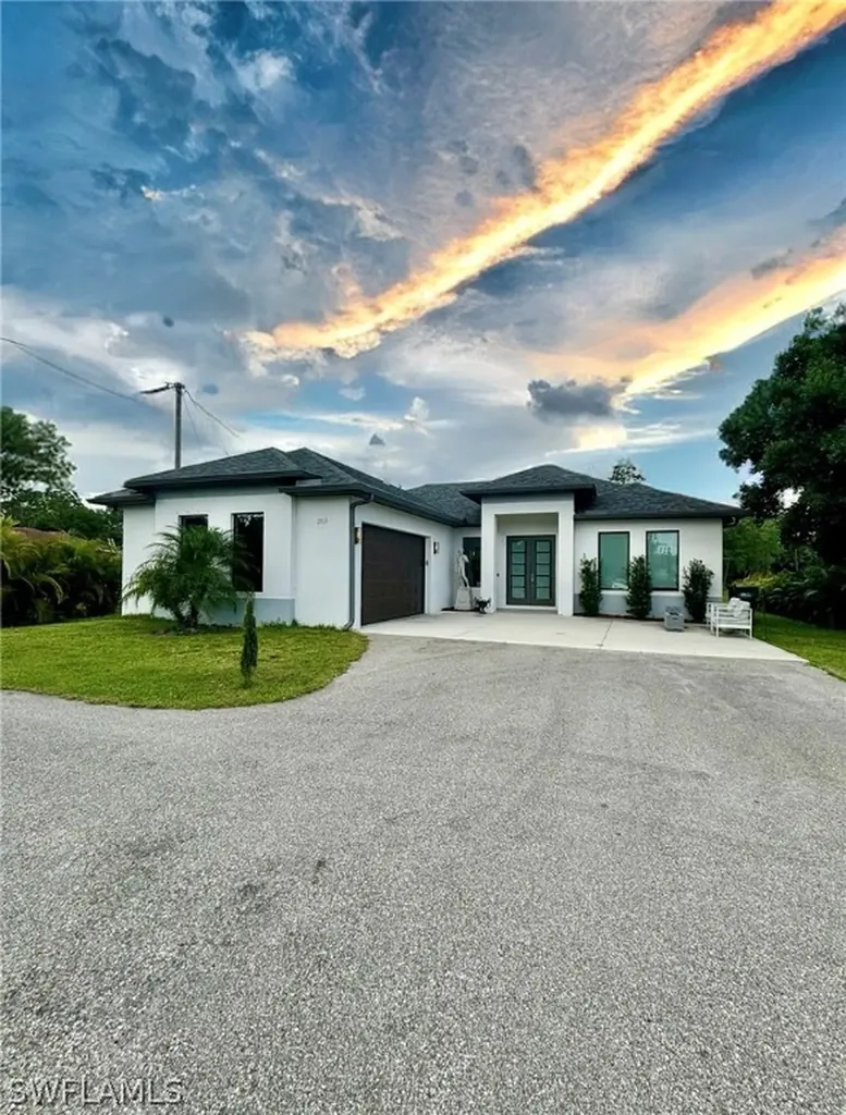 2565 60th Avenue NE Naples FL 34120