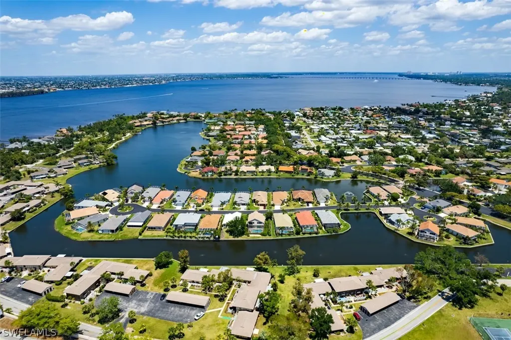 4283 Island Circle Fort Myers FL 33919