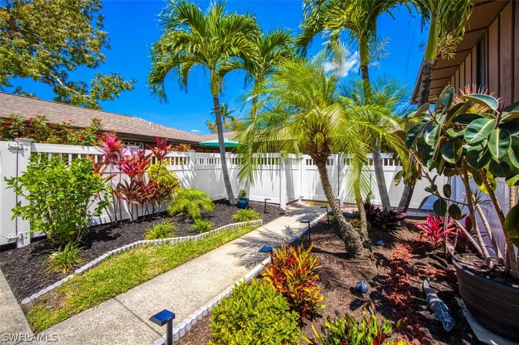 4283 Island Circle Fort Myers FL 33919