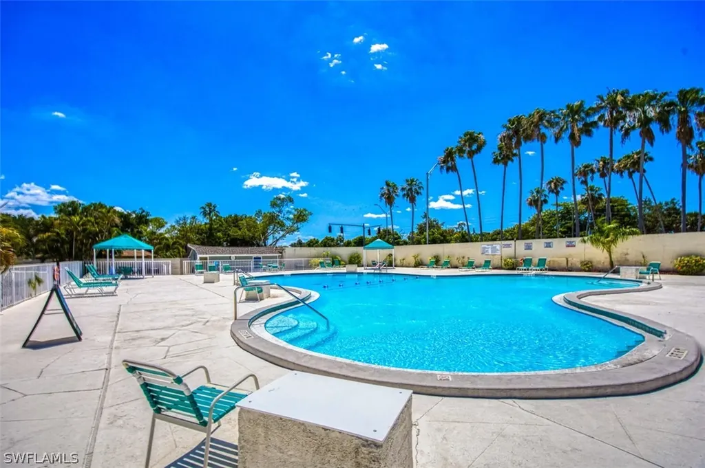 4283 Island Circle Fort Myers FL 33919
