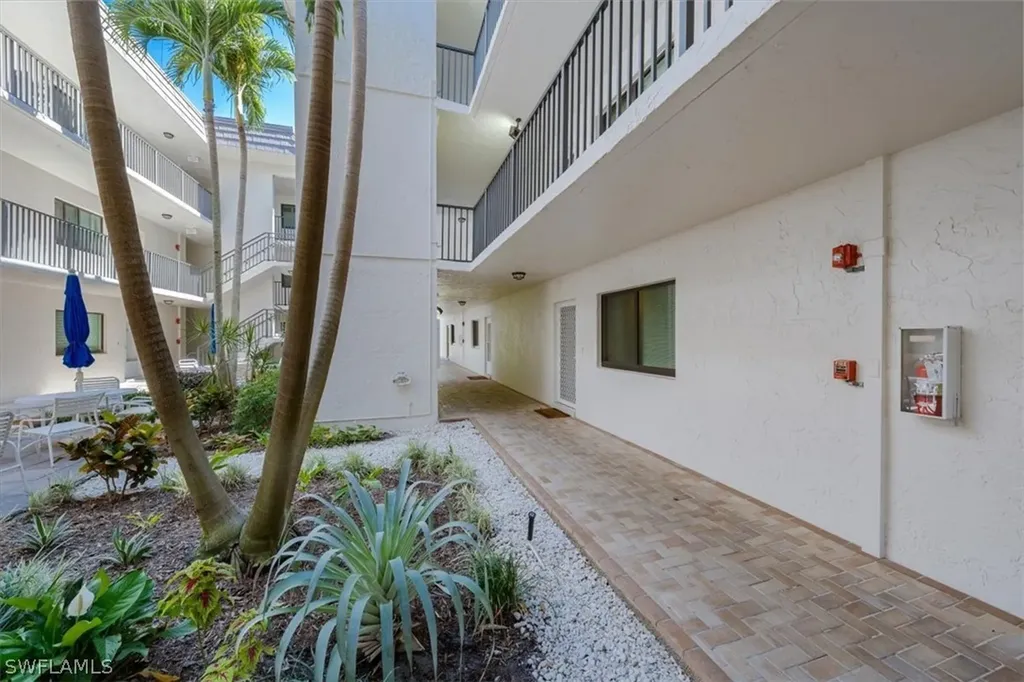 788 Park Shore Drive Naples FL 34103