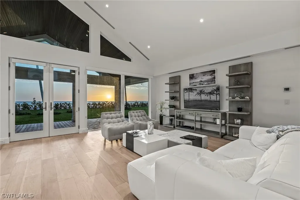 71 18th Avenue S Naples FL 34102