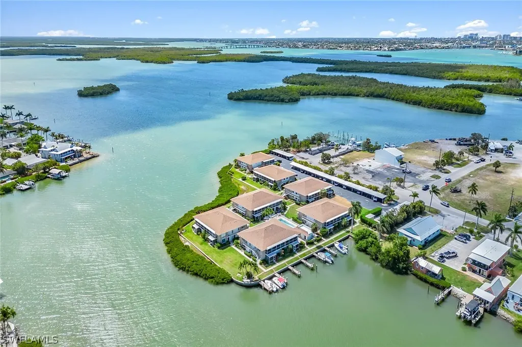 330 Kon Tiki Drive Naples FL 34113