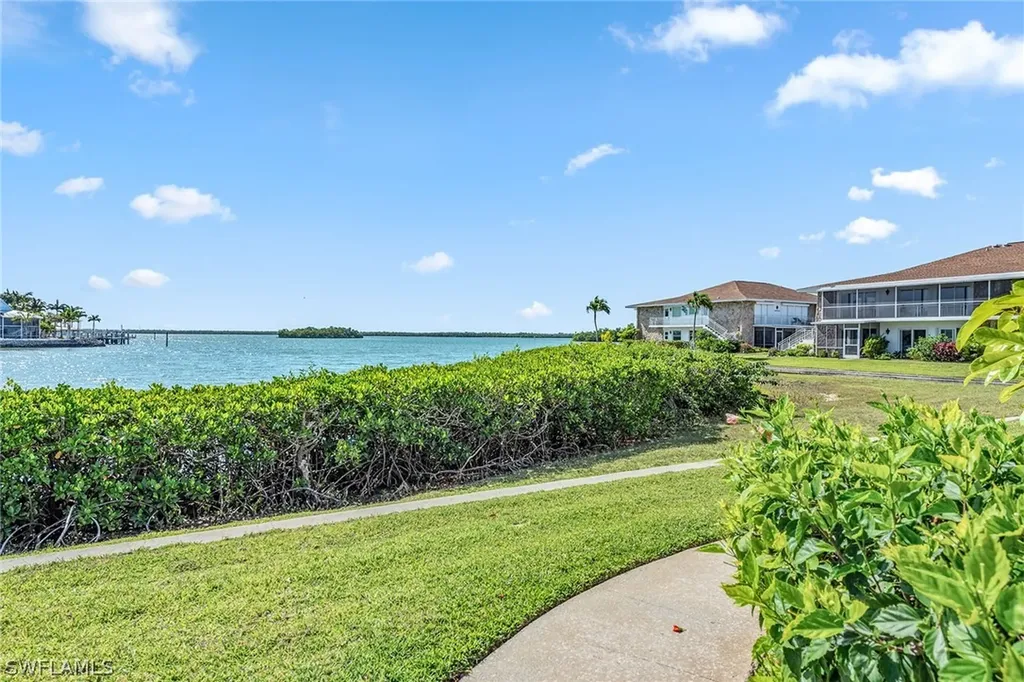 330 Kon Tiki Drive Naples FL 34113