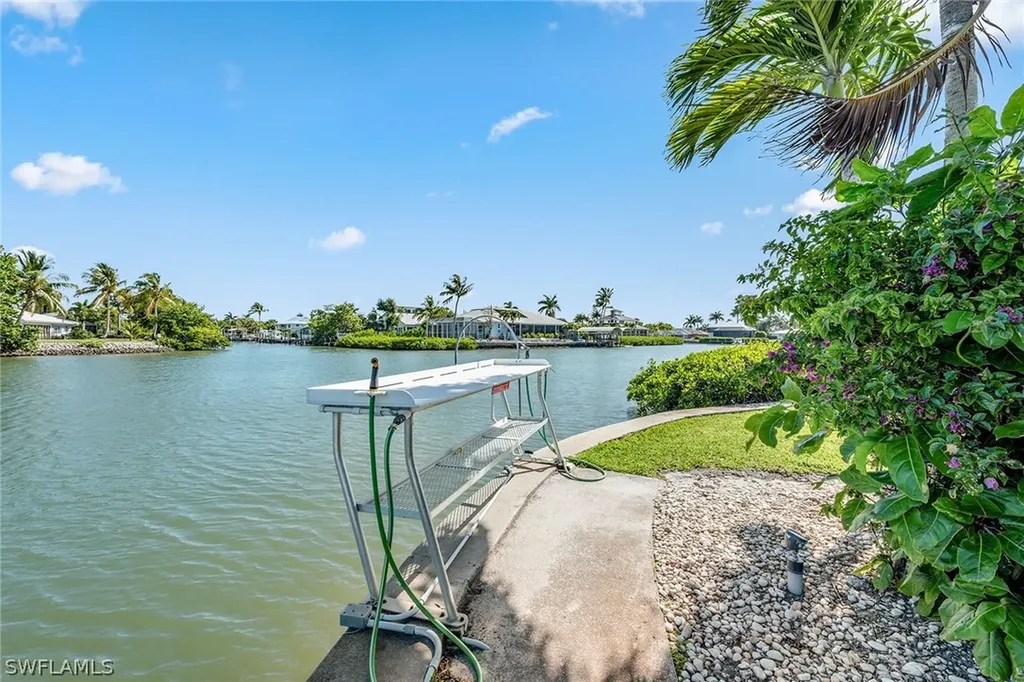 330 Kon Tiki Drive Naples FL 34113