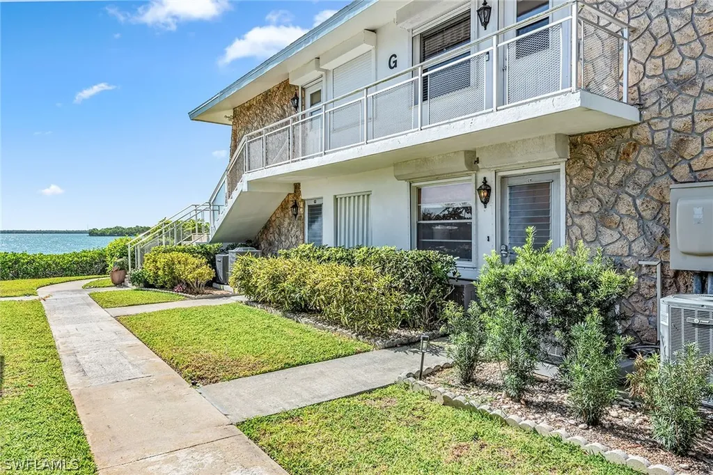 330 Kon Tiki Drive Naples FL 34113