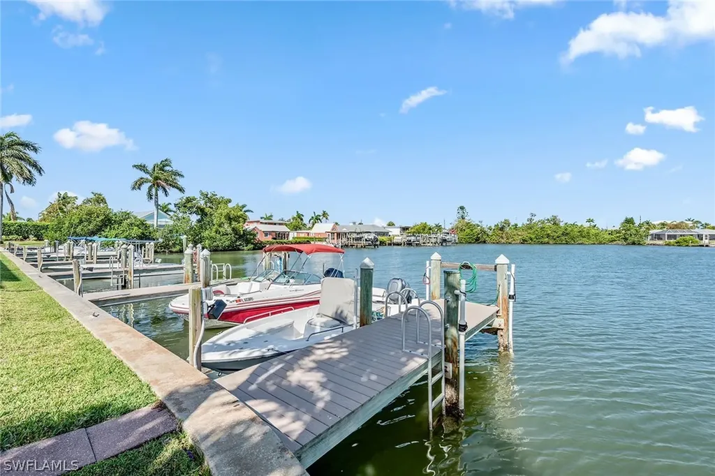 330 Kon Tiki Drive Naples FL 34113