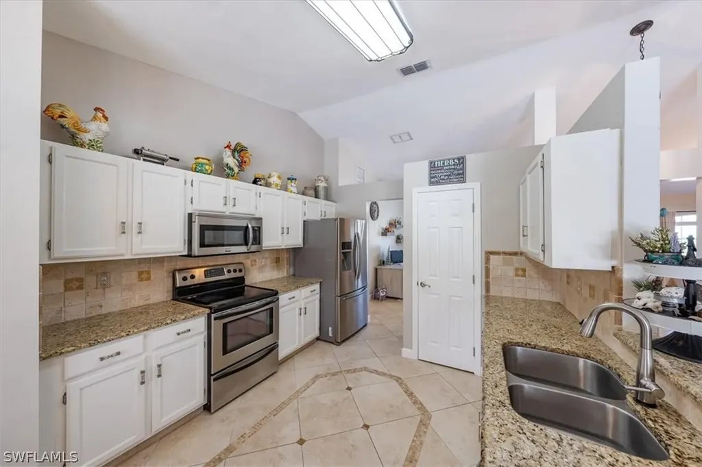 124 Plantation Circle Naples FL 34104