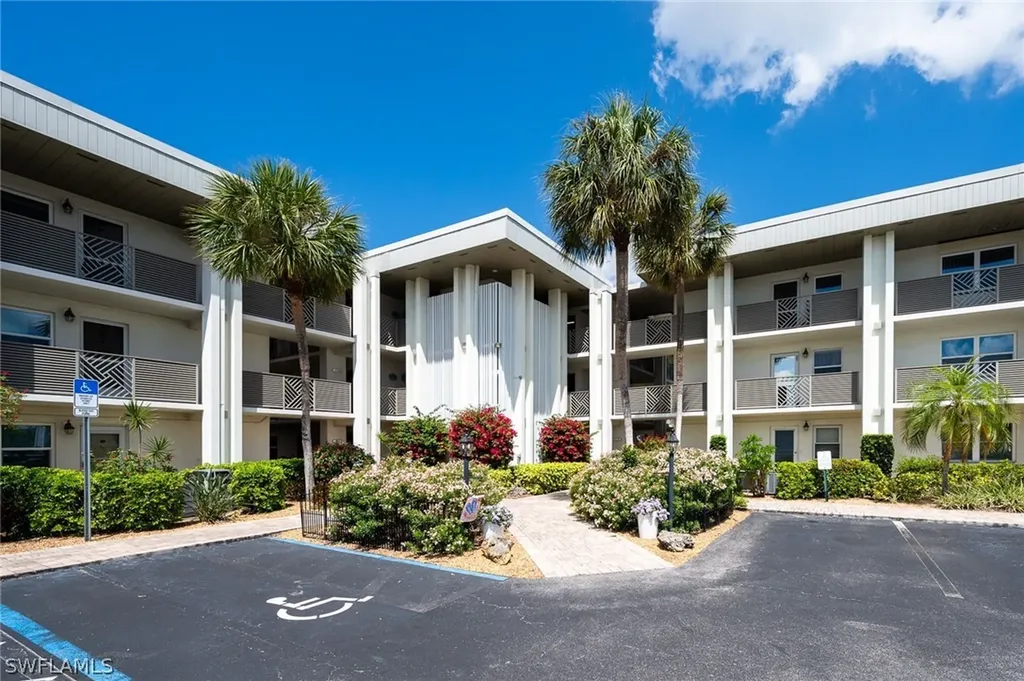6102 Augusta Drive Fort Myers FL 33907