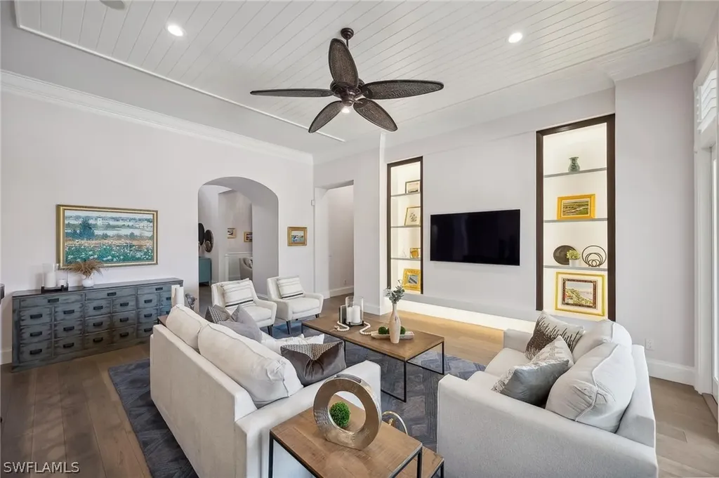2085 Mission Drive Naples FL 34109