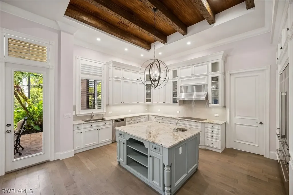 2085 Mission Drive Naples FL 34109