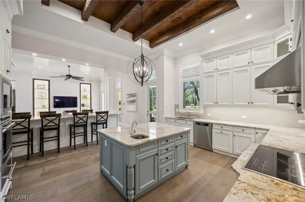 2085 Mission Drive Naples FL 34109