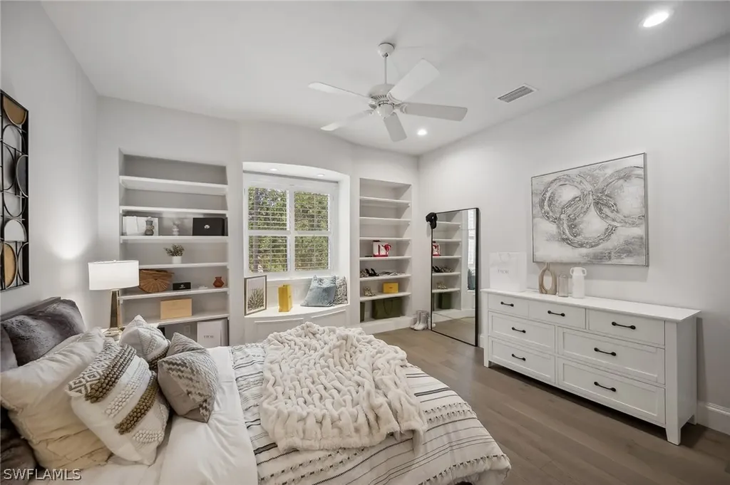 2085 Mission Drive Naples FL 34109