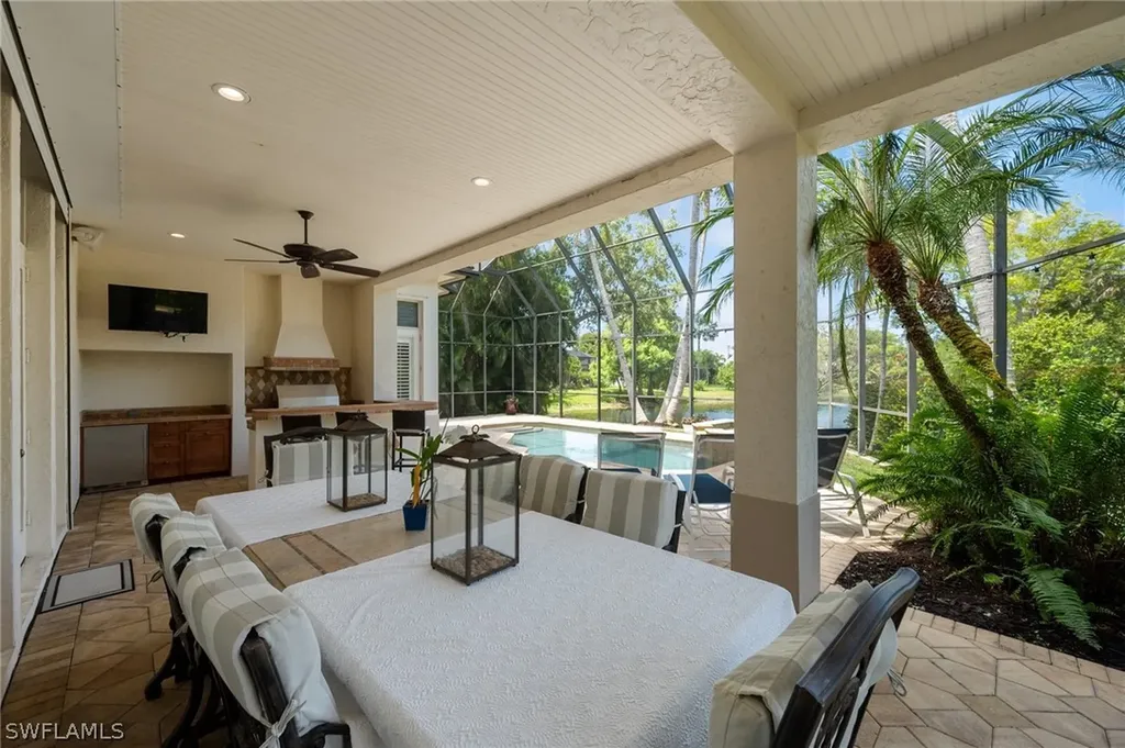 2085 Mission Drive Naples FL 34109