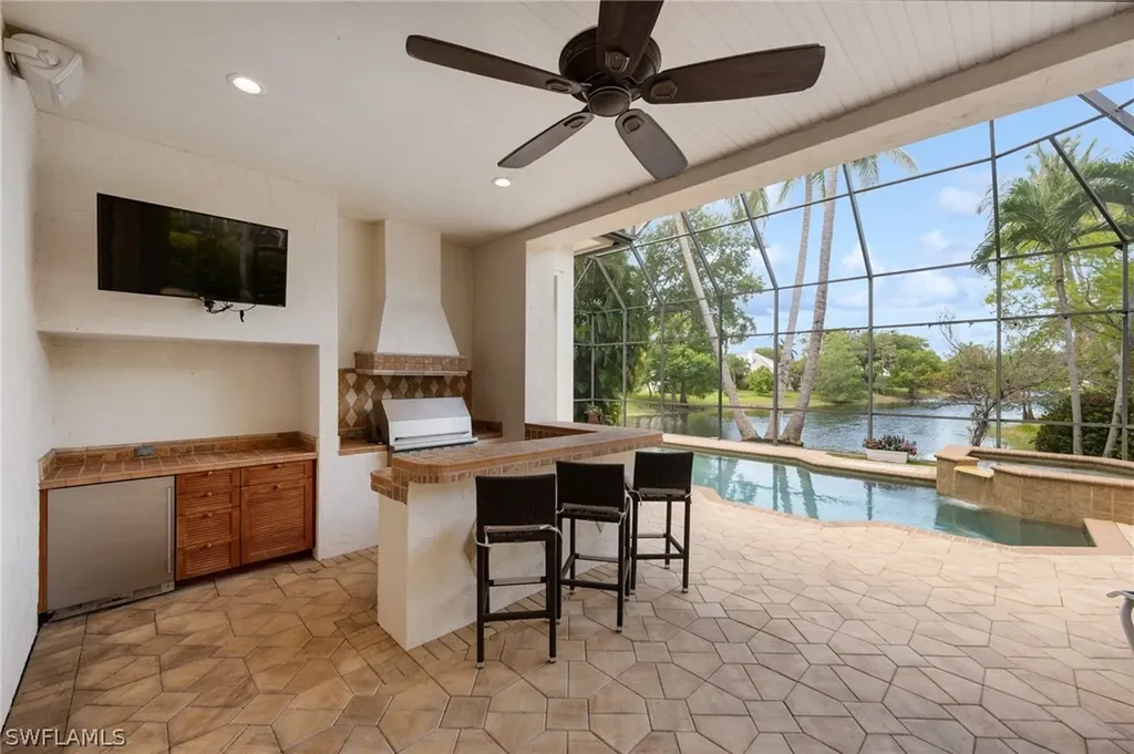 2085 Mission Drive Naples FL 34109