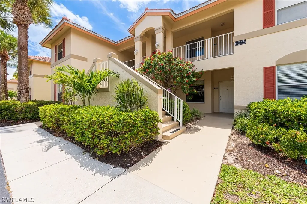 6645 Huntington Lakes Circle Naples FL 34119