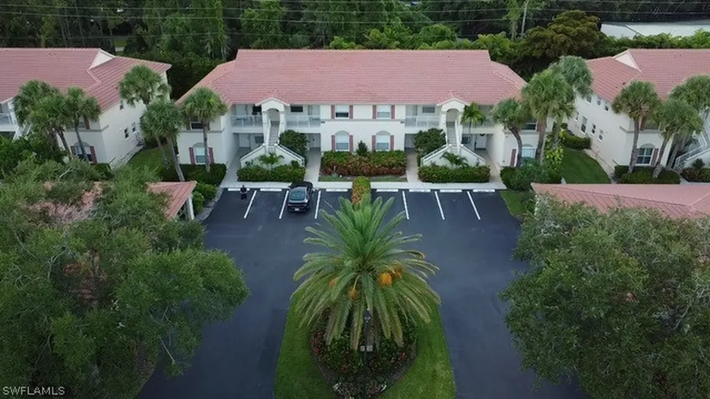 6645 Huntington Lakes Circle Naples FL 34119