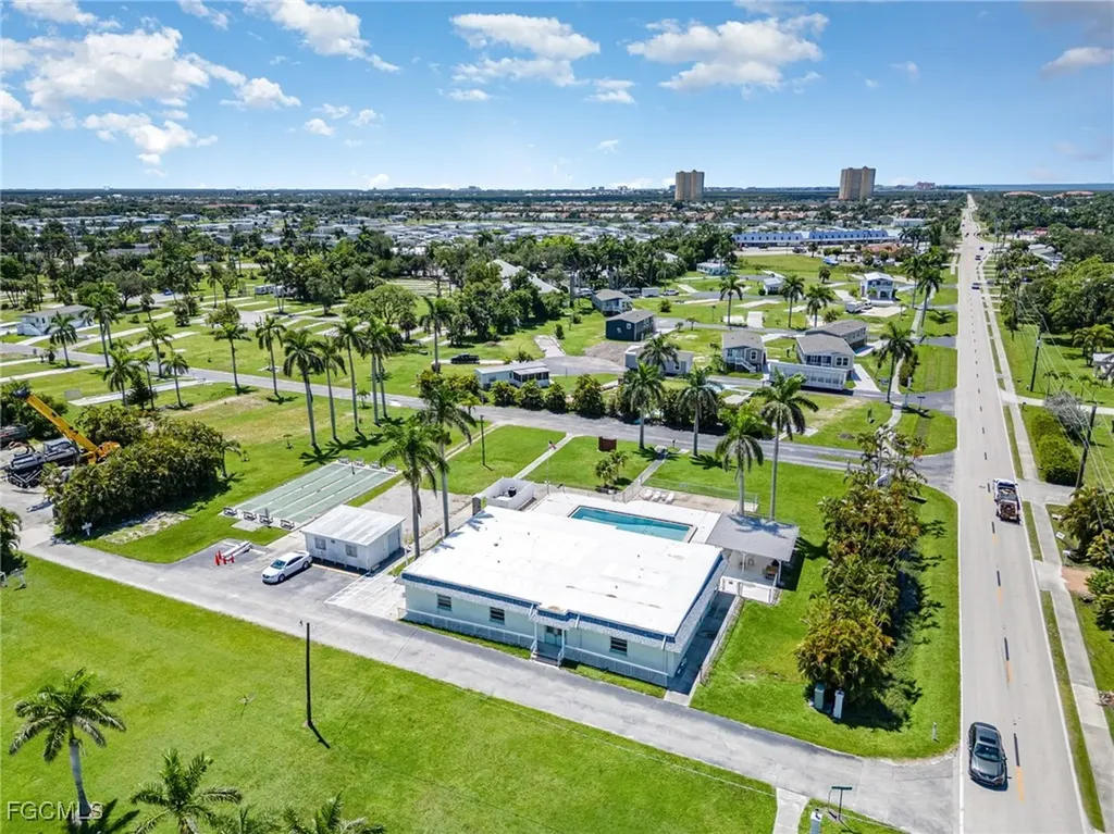 60 Poplar Place Fort Myers FL 33908