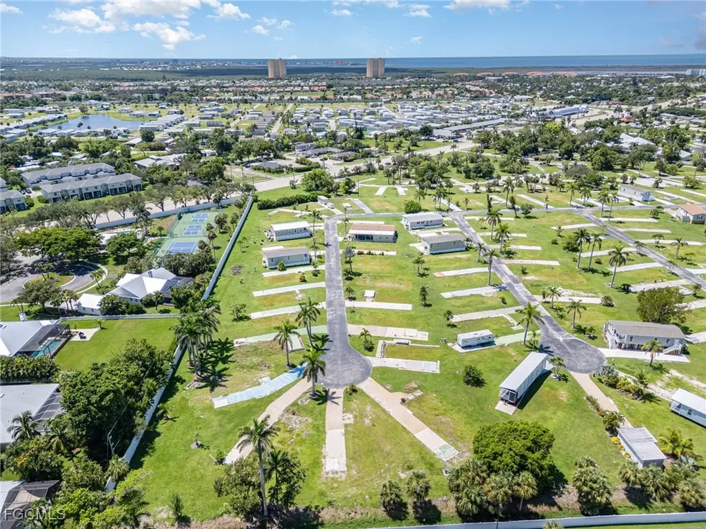 60 Poplar Place Fort Myers FL 33908