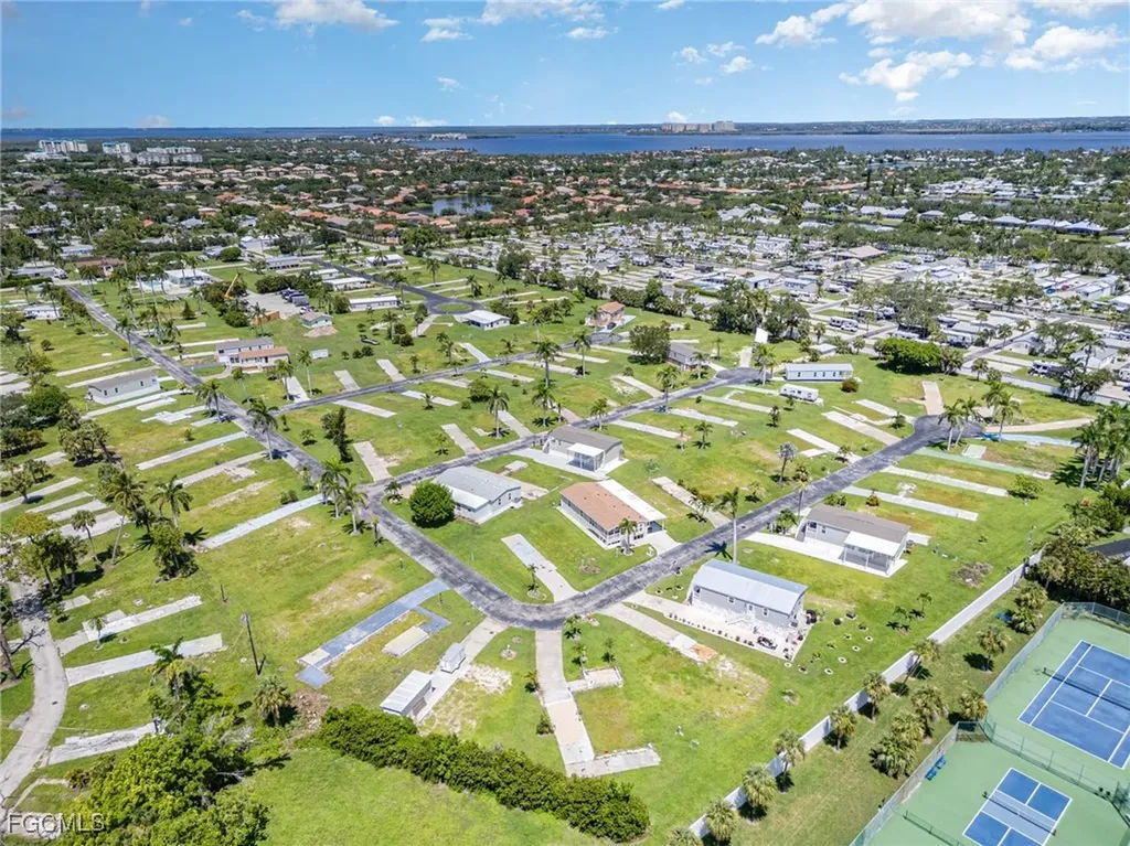 60 Poplar Place Fort Myers FL 33908