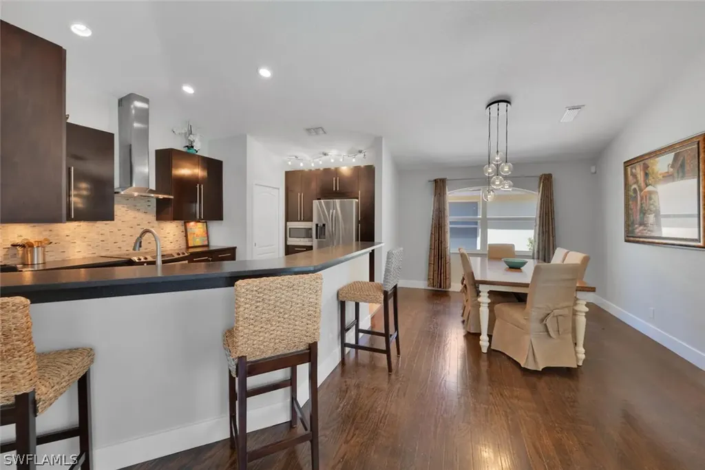 1013 Tivoli Court Naples FL 34104