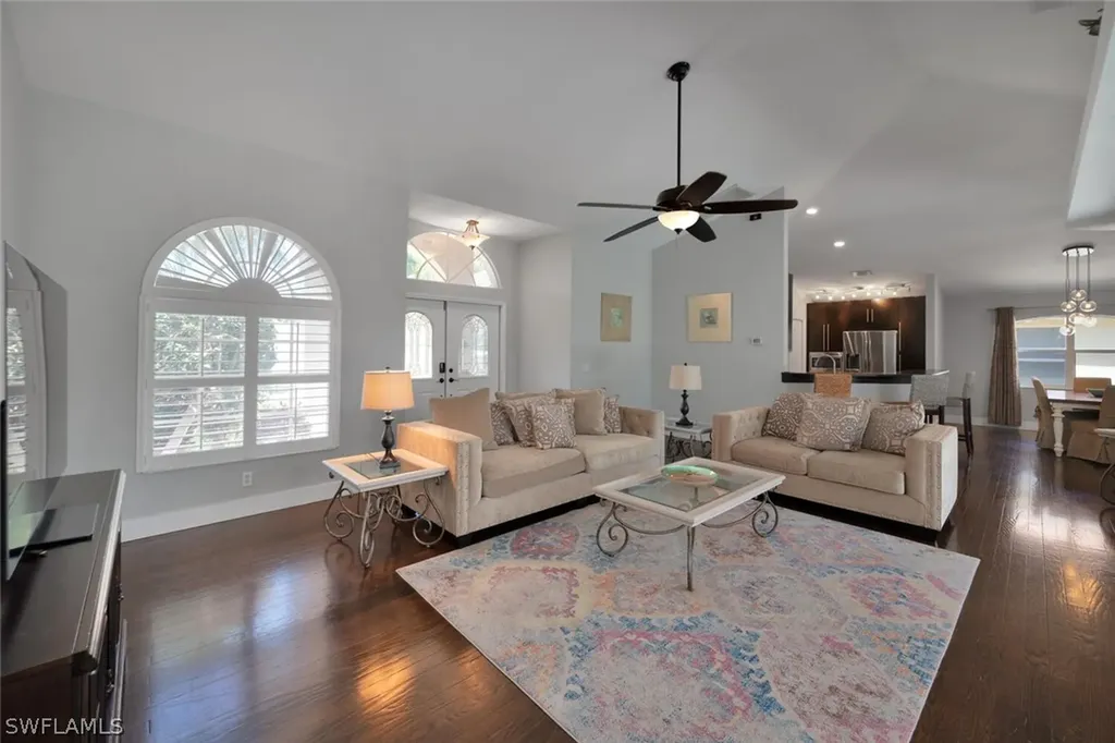 1013 Tivoli Court Naples FL 34104