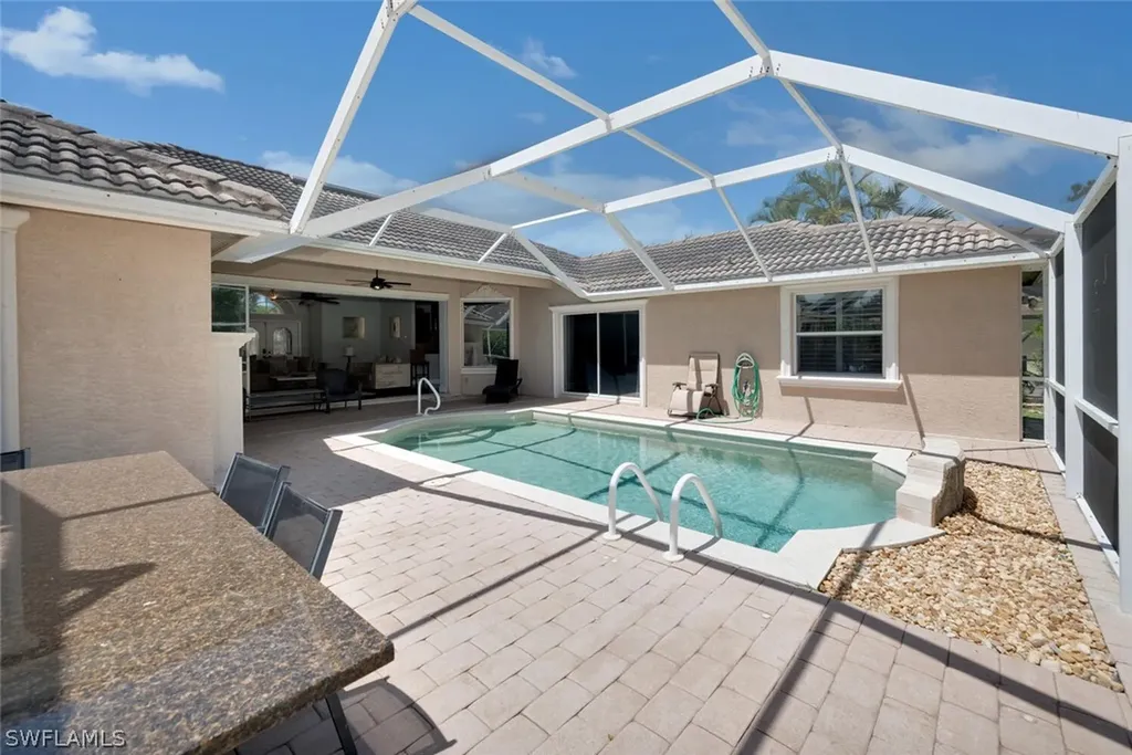 1013 Tivoli Court Naples FL 34104