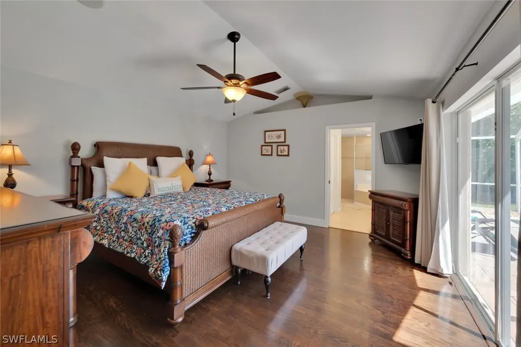 1013 Tivoli Court Naples FL 34104
