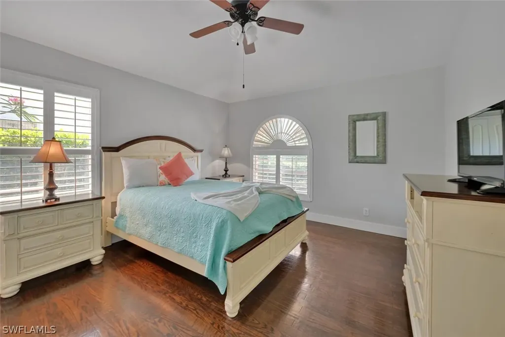 1013 Tivoli Court Naples FL 34104